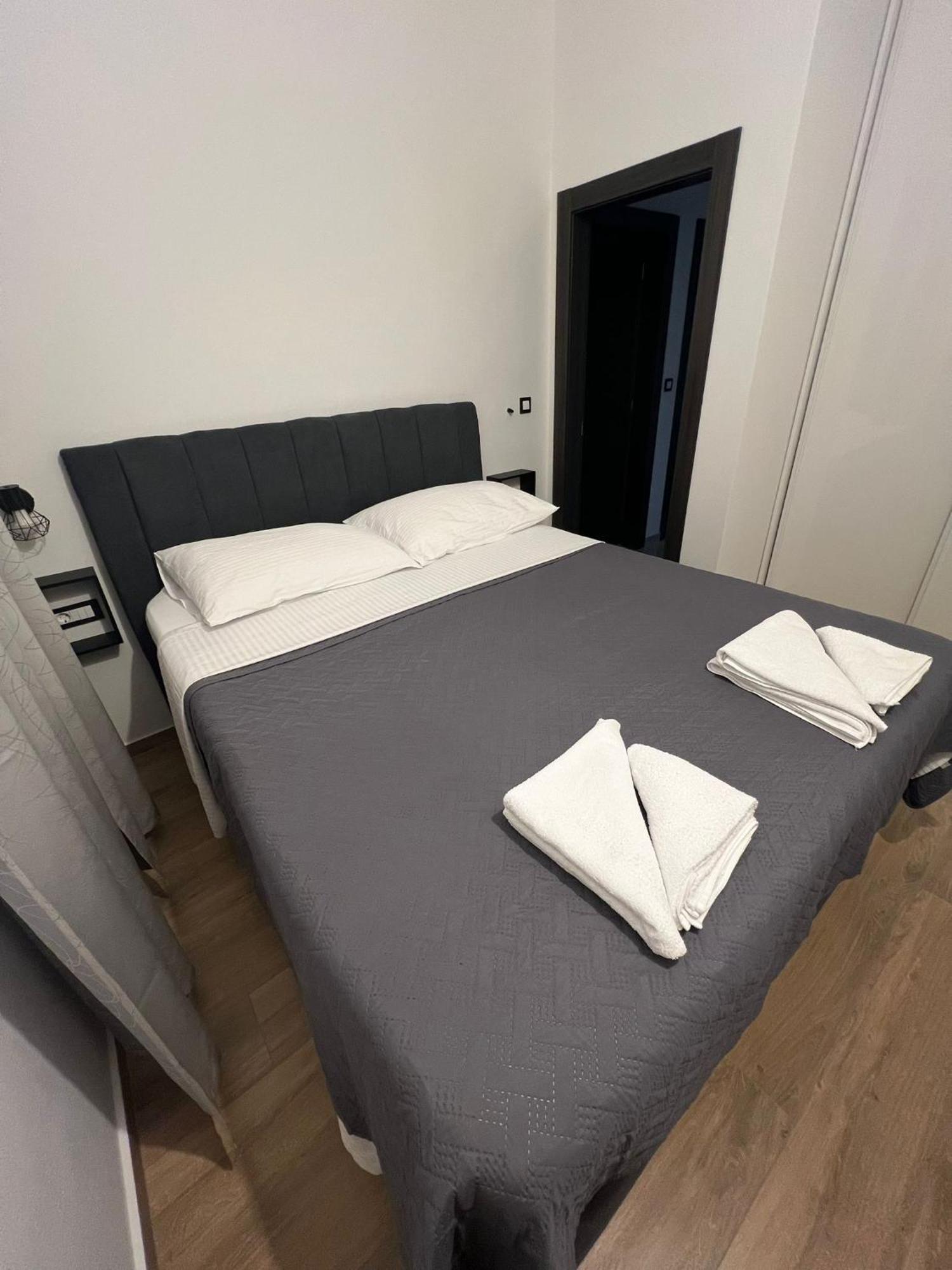 Apartmani Karla Paklenica สตารีกราด-ปาเคลนีซา ภายนอก รูปภาพ