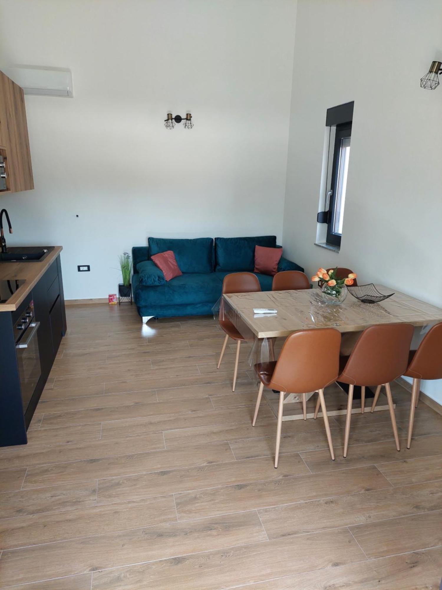 Apartmani Karla Paklenica สตารีกราด-ปาเคลนีซา ภายนอก รูปภาพ