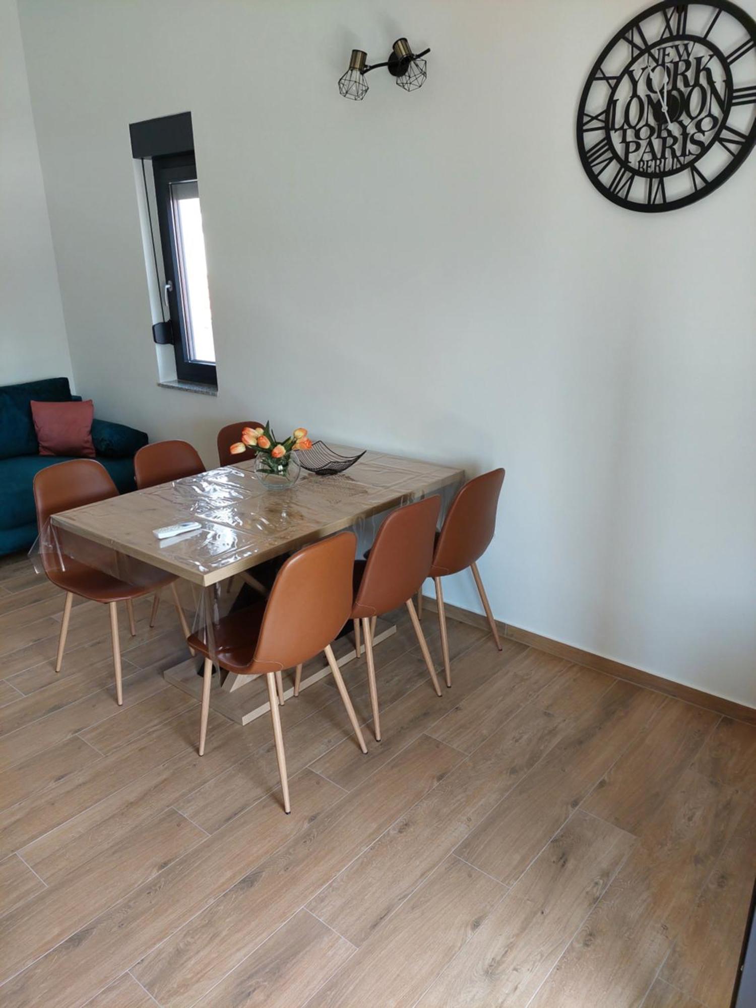 Apartmani Karla Paklenica สตารีกราด-ปาเคลนีซา ภายนอก รูปภาพ