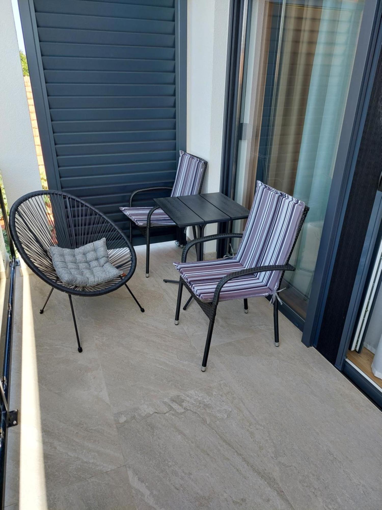 Apartmani Karla Paklenica สตารีกราด-ปาเคลนีซา ภายนอก รูปภาพ