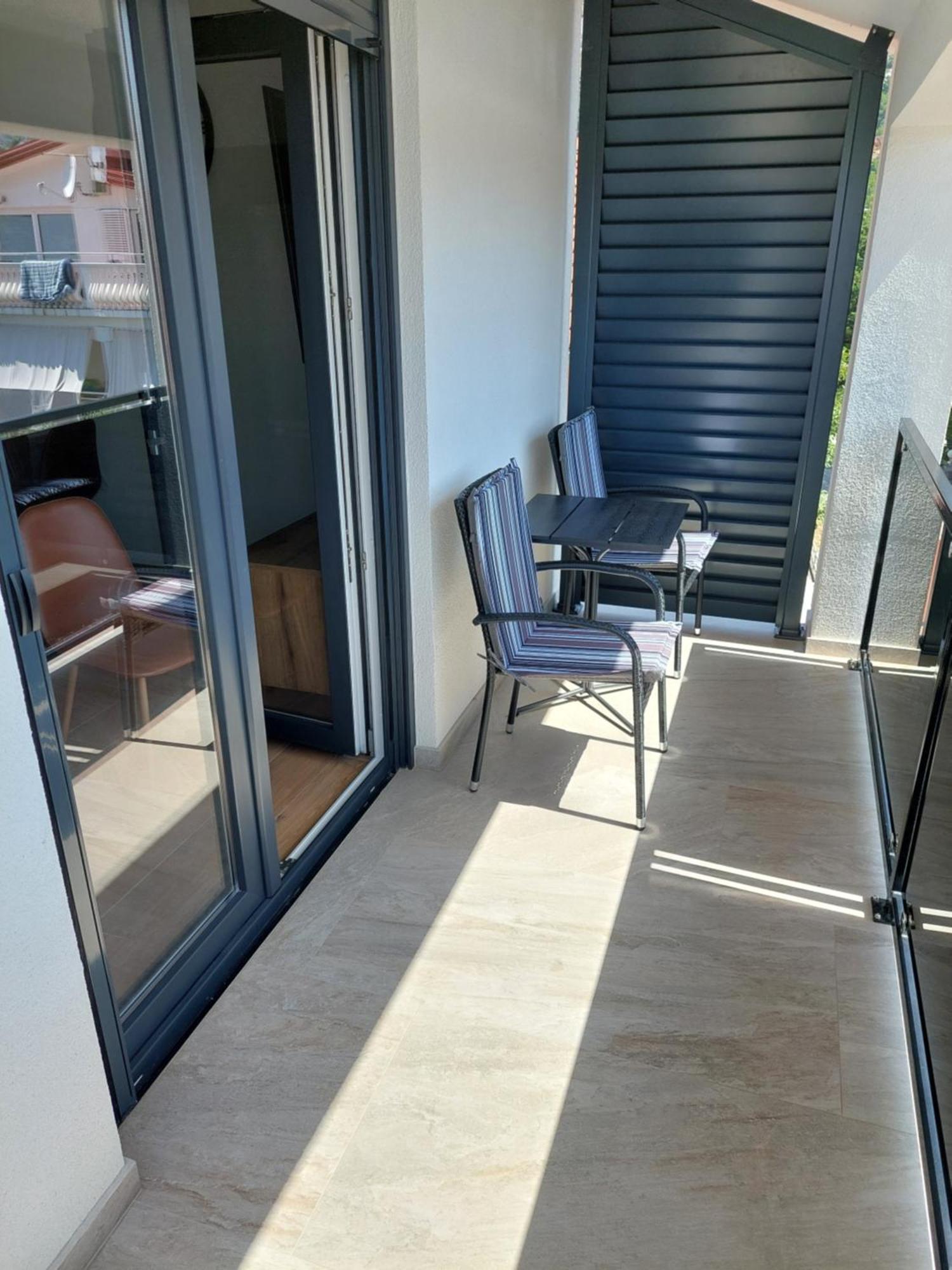 Apartmani Karla Paklenica สตารีกราด-ปาเคลนีซา ภายนอก รูปภาพ