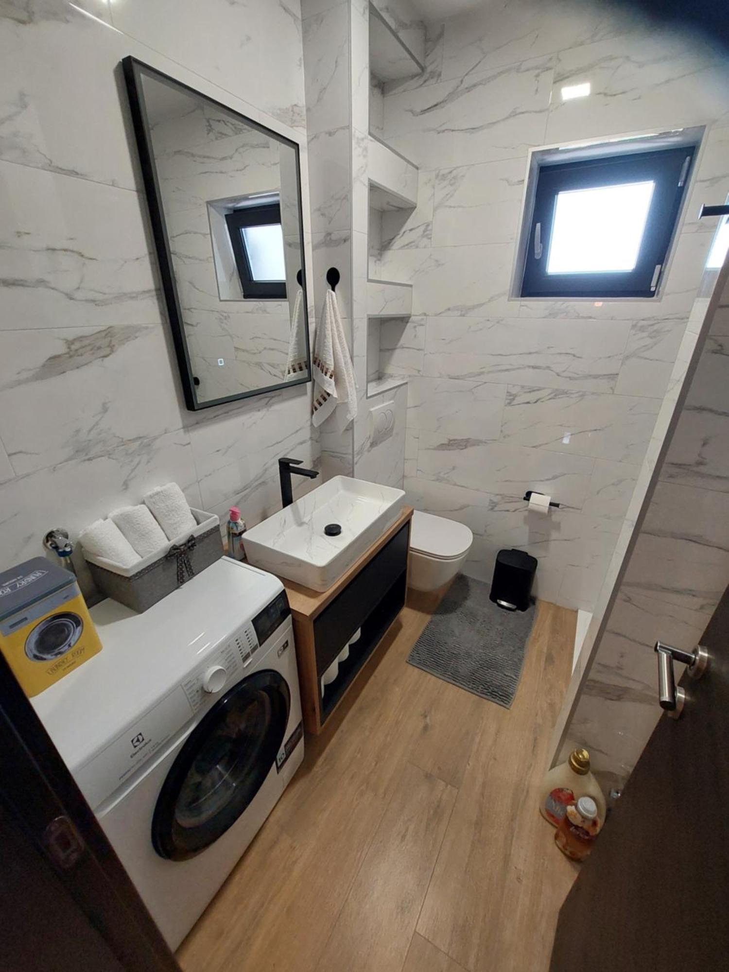 Apartmani Karla Paklenica สตารีกราด-ปาเคลนีซา ภายนอก รูปภาพ