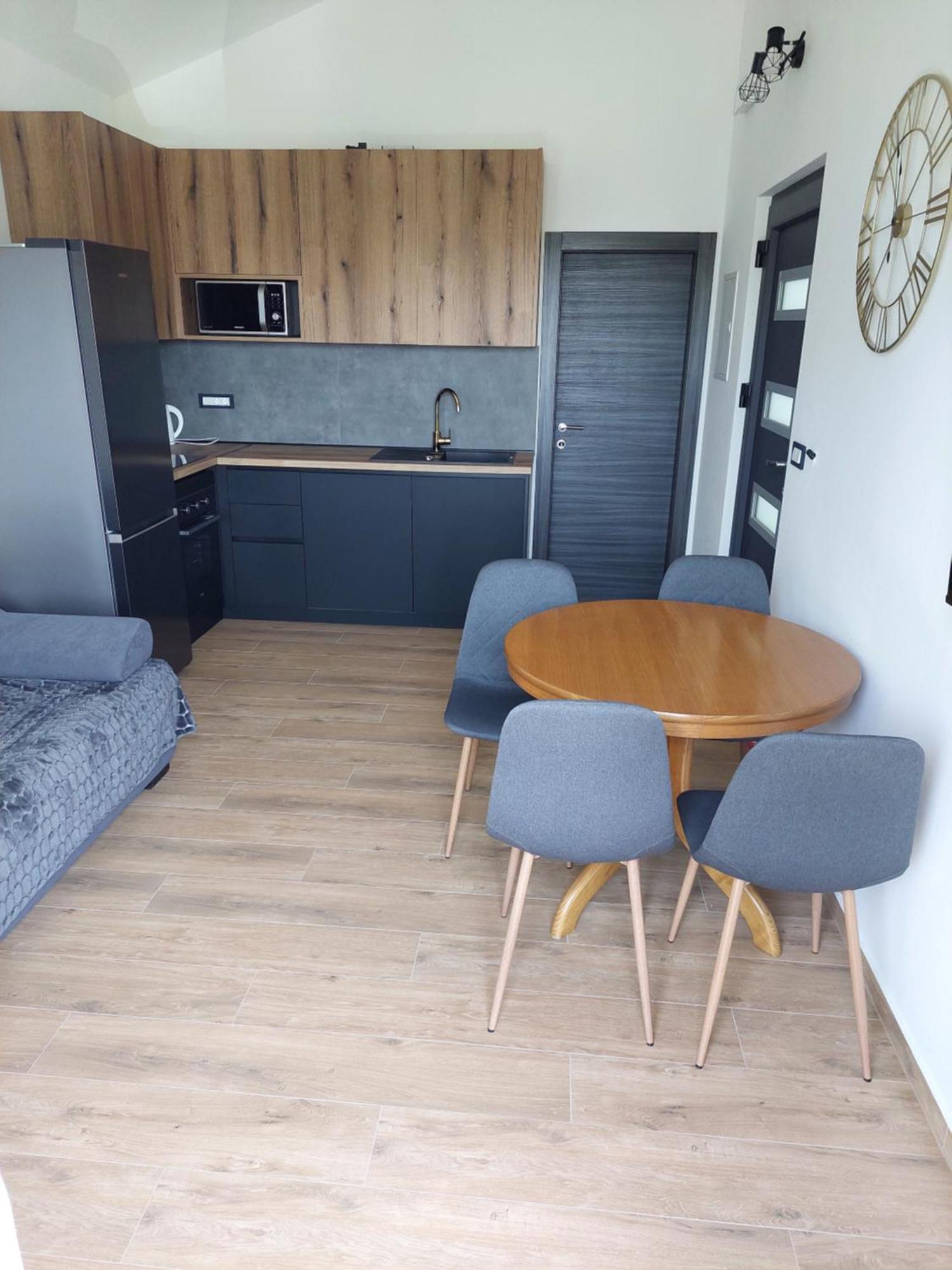 Apartmani Karla Paklenica สตารีกราด-ปาเคลนีซา ภายนอก รูปภาพ