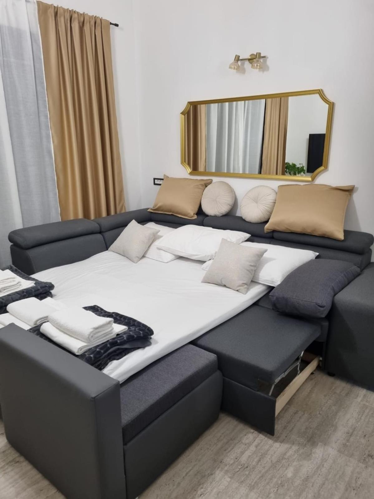 Apartmani Karla Paklenica สตารีกราด-ปาเคลนีซา ภายนอก รูปภาพ