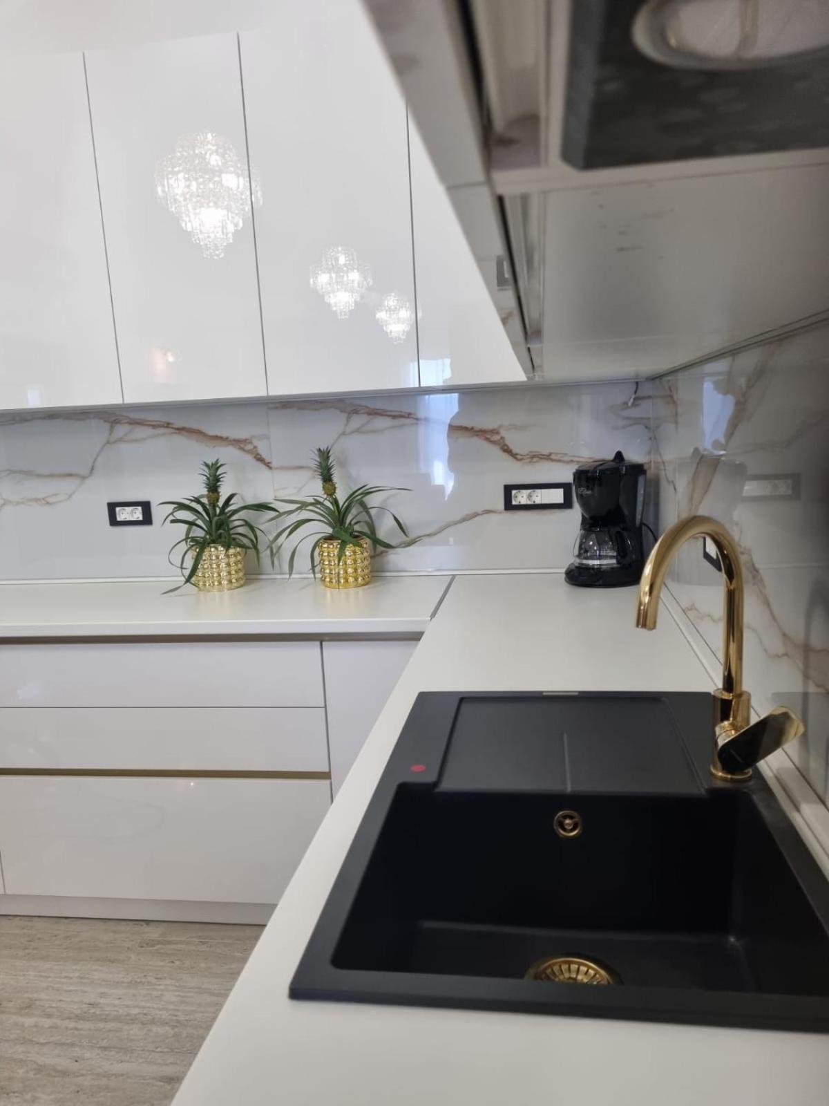 Apartmani Karla Paklenica สตารีกราด-ปาเคลนีซา ภายนอก รูปภาพ